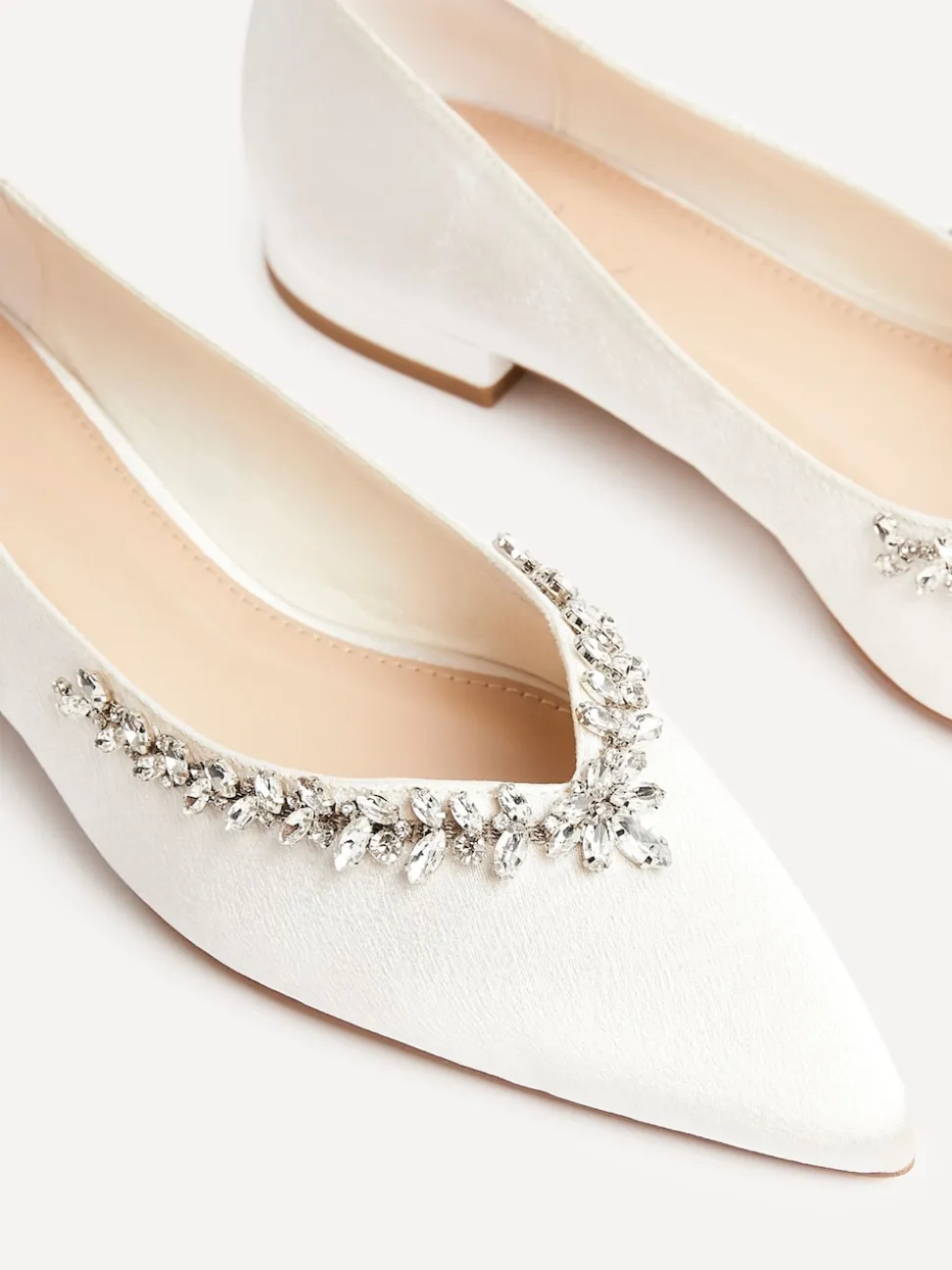 Linzi Bruidskleding eindeloze platte ballerina's met spitse neus en bies