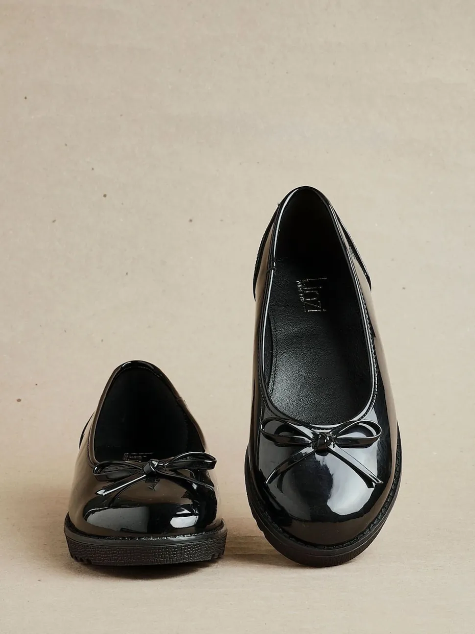 Linzi Wide Fit Wendi Pumps With Bow Detail