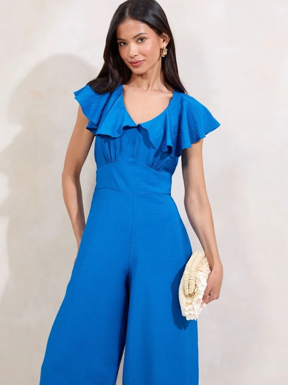 Lipsy V-hals jumpsuit met ruche-details en korte mouwen