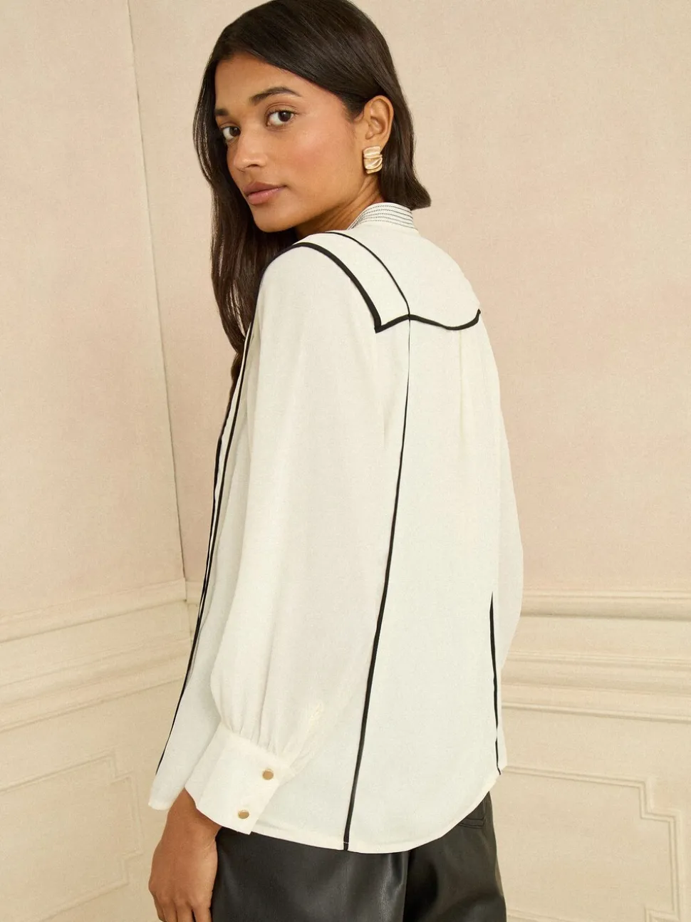 Love & Roses Contrast 3/4 Sleeve Notch Neck Blouse