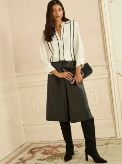 Love & Roses Contrast 3/4 Sleeve Notch Neck Blouse