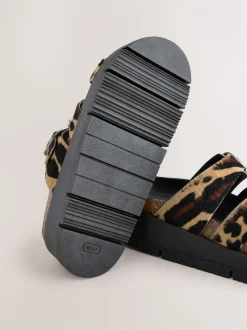 Luipaardprint - Leren sandalen met bandjes en gespdetail