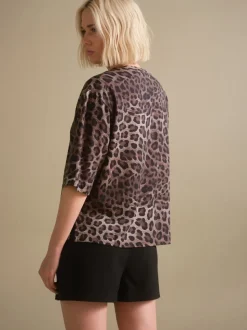 Luipaardprint - Relaxed Boxy T-shirt met ellebooglengte mouwen en ronde hals
