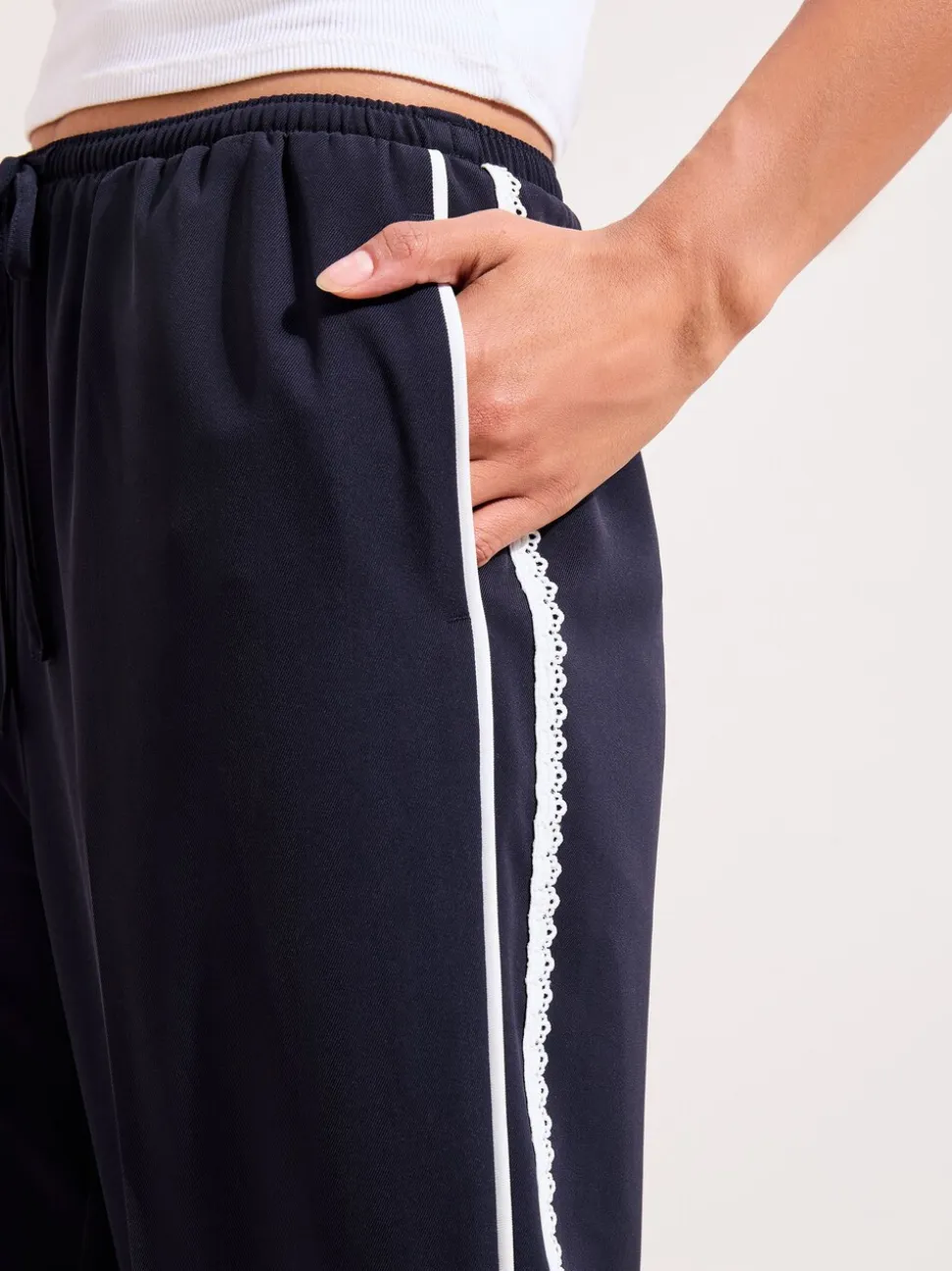 Marineblauw - Friends Like These Crochet Trim Wide Leg Trousers