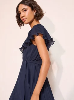 Marineblauw - Friends Like These Chiffon Pleated Lace Insert Midi Dress