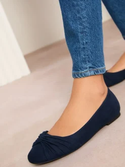Marineblauw - Friends Like These Ballerina's met gedraaide details en ronde neus
