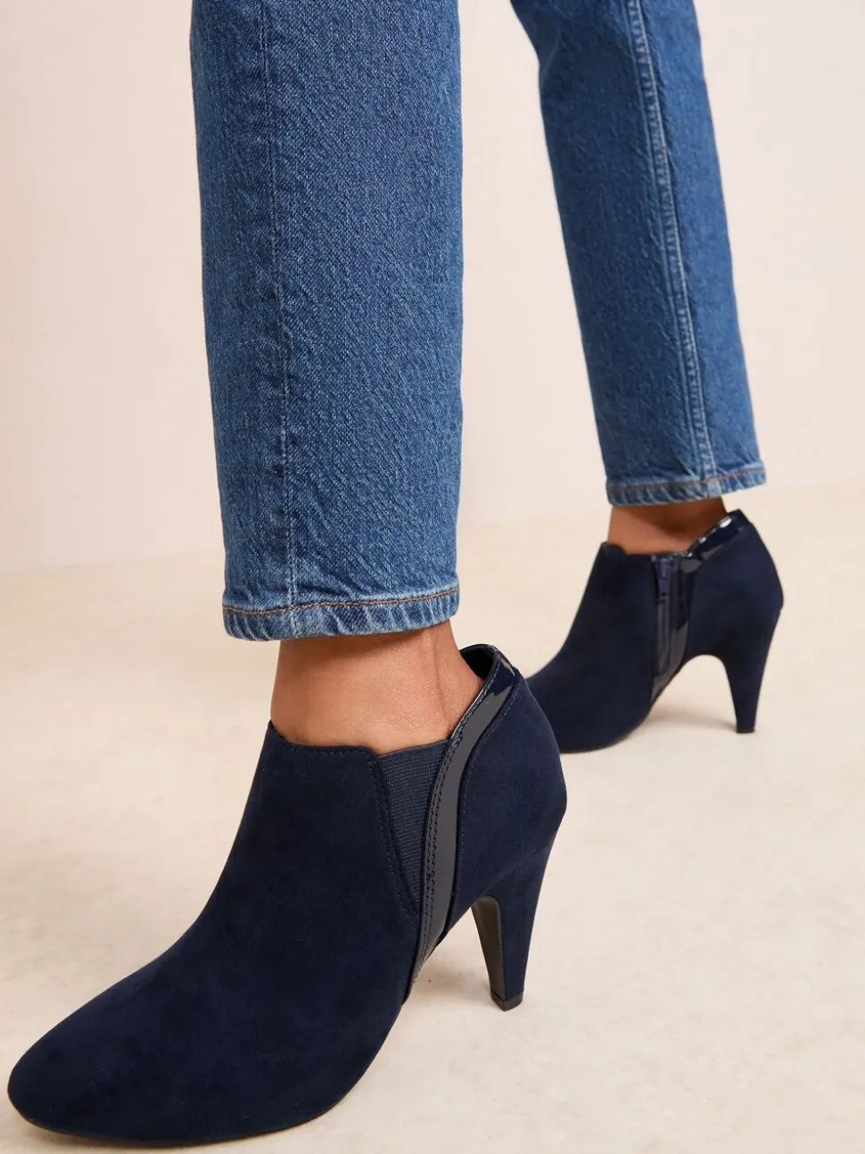 Marineblauw - Friends Like These Mid Heel Mix Material Ankle Boots