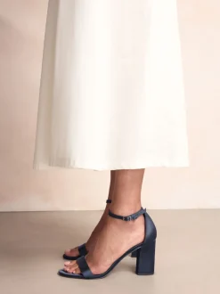 Marineblauw - Sandalen met blokhak