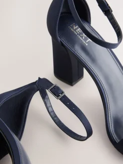 Marineblauw - Sandalen met blokhak