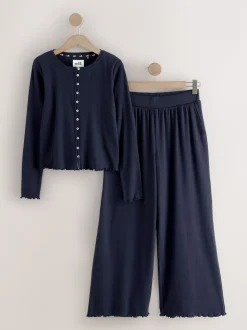 Marineblauw - self. Geribbelde pyjama met knopen