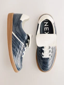 Marineblauw met krokodilleneffect - Forever Comfort® Fold Over Lace-Up Trainers