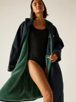 Marineblauw/groen - Regatta - Waterdichte omkleedjas voor volwassenen