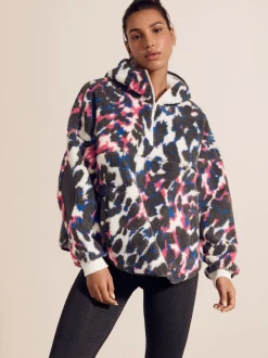 Met verschillende dierenprints - Borg fleece jack met elleboogpatch en capuchon