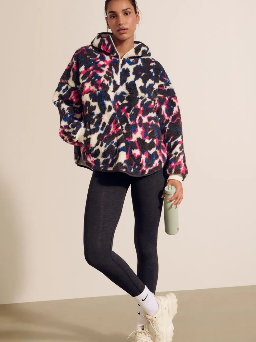 Met verschillende dierenprints - Borg fleece jack met elleboogpatch en capuchon