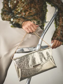 Metallic - Clutch