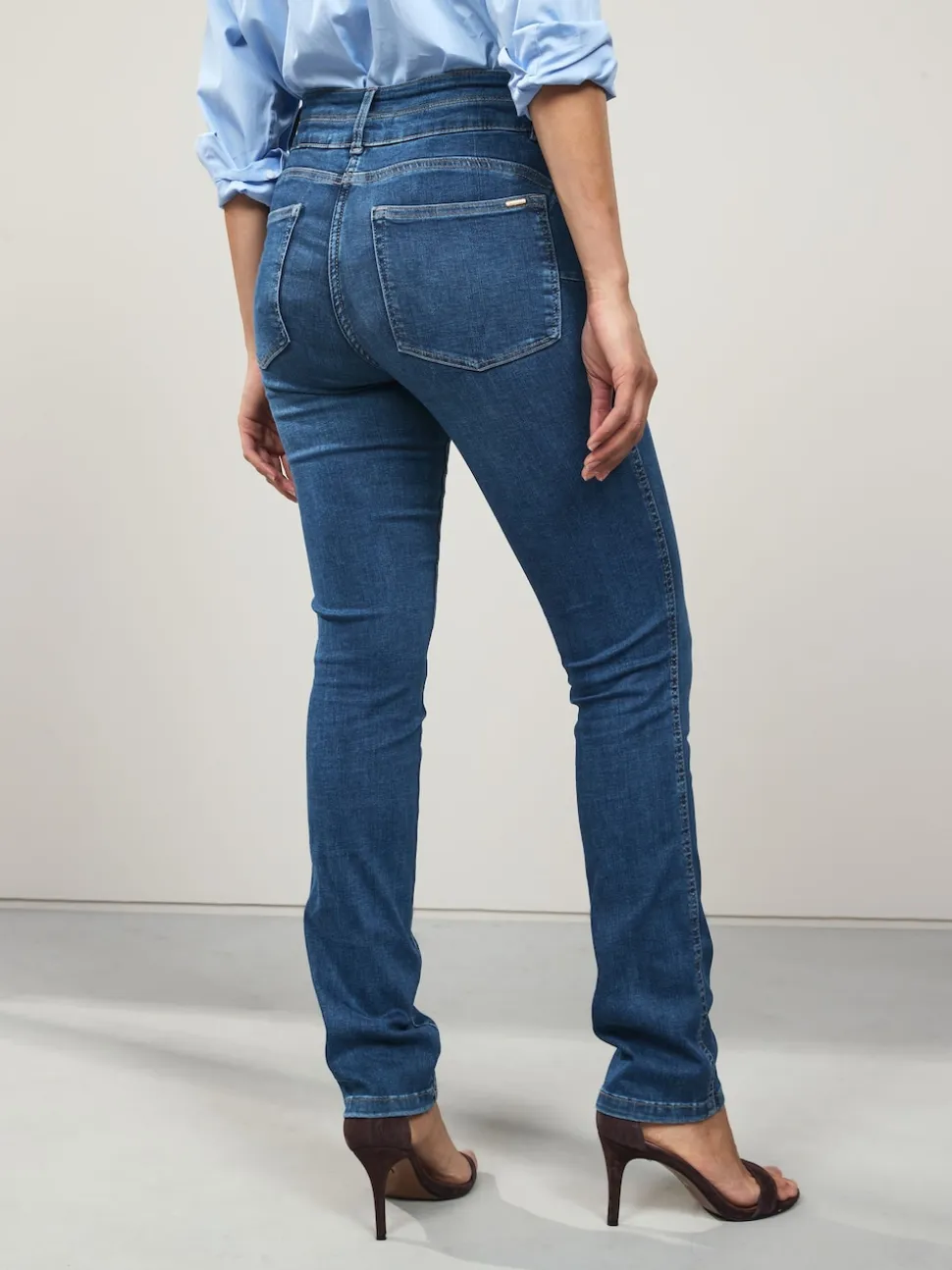 Middenblauw denim - Figuurvormende slim jeans