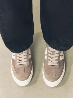 Mokkabruin - Forever Comfort® Suede Side Stripe Skater Lace Up Trainers