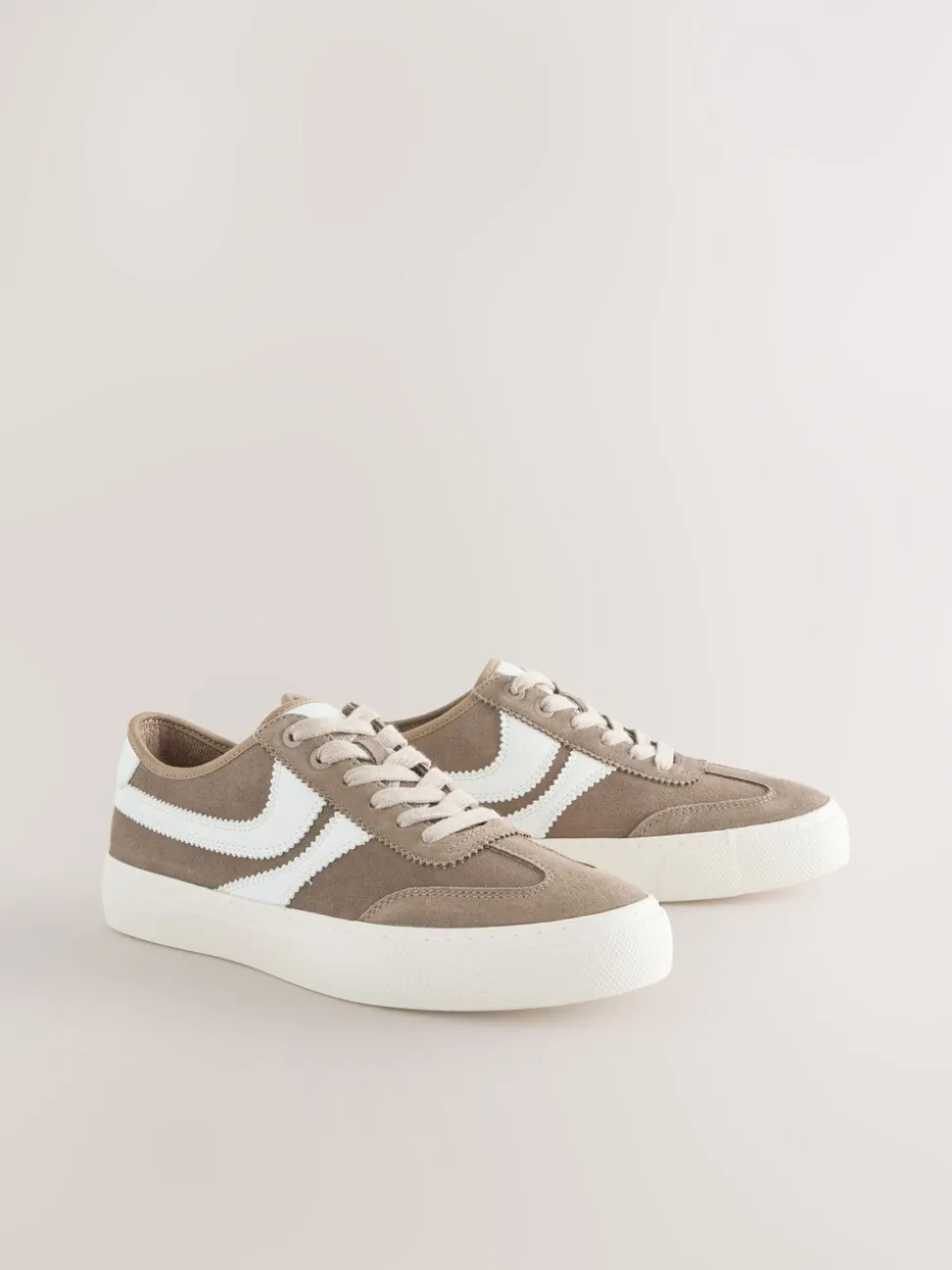 Mokkabruin - Forever Comfort® Suede Side Stripe Skater Lace Up Trainers