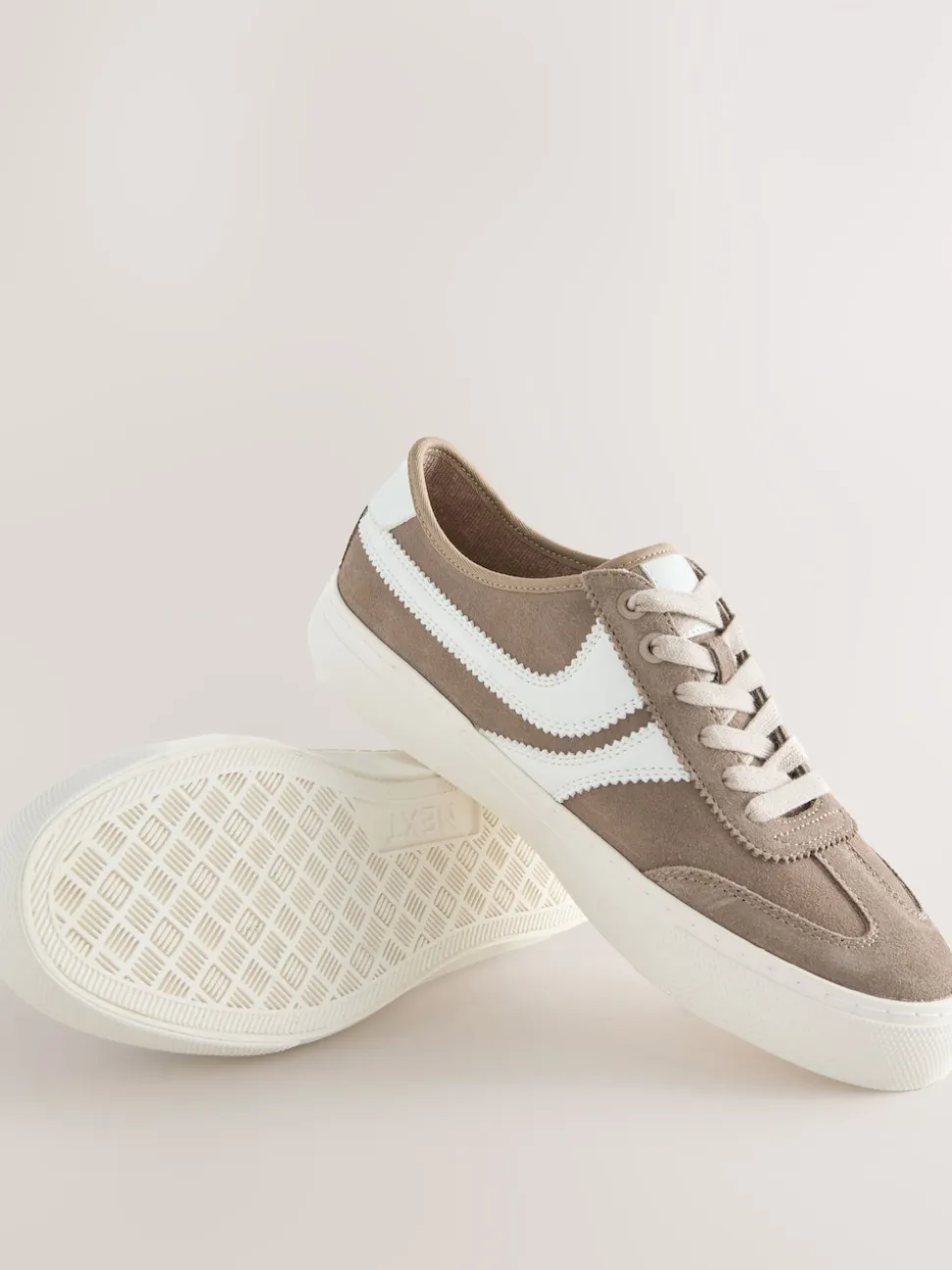 Mokkabruin - Forever Comfort® Suede Side Stripe Skater Lace Up Trainers
