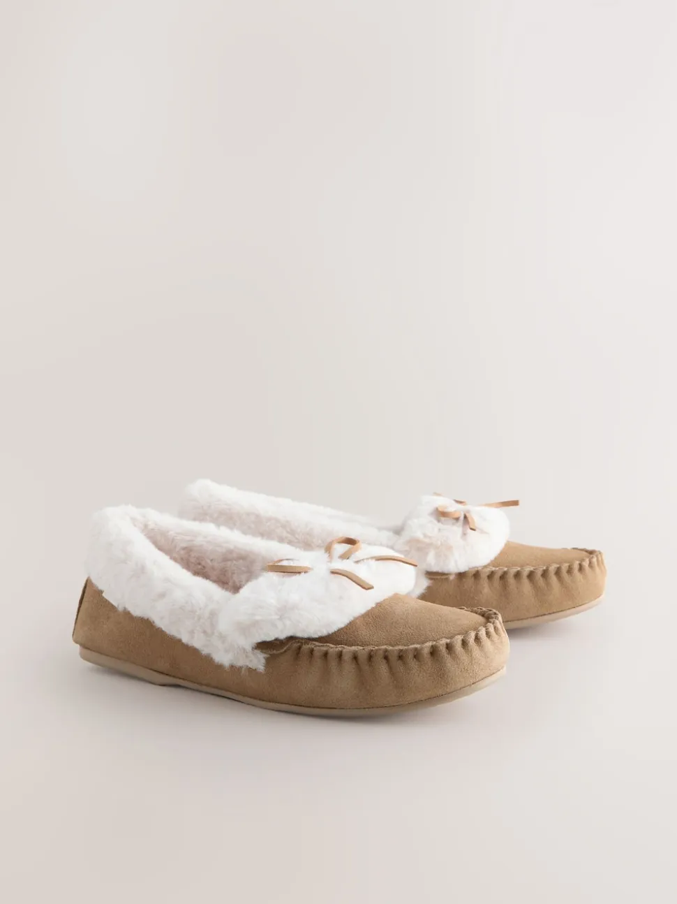 Mokkabruin - Moccasin Suede Slippers