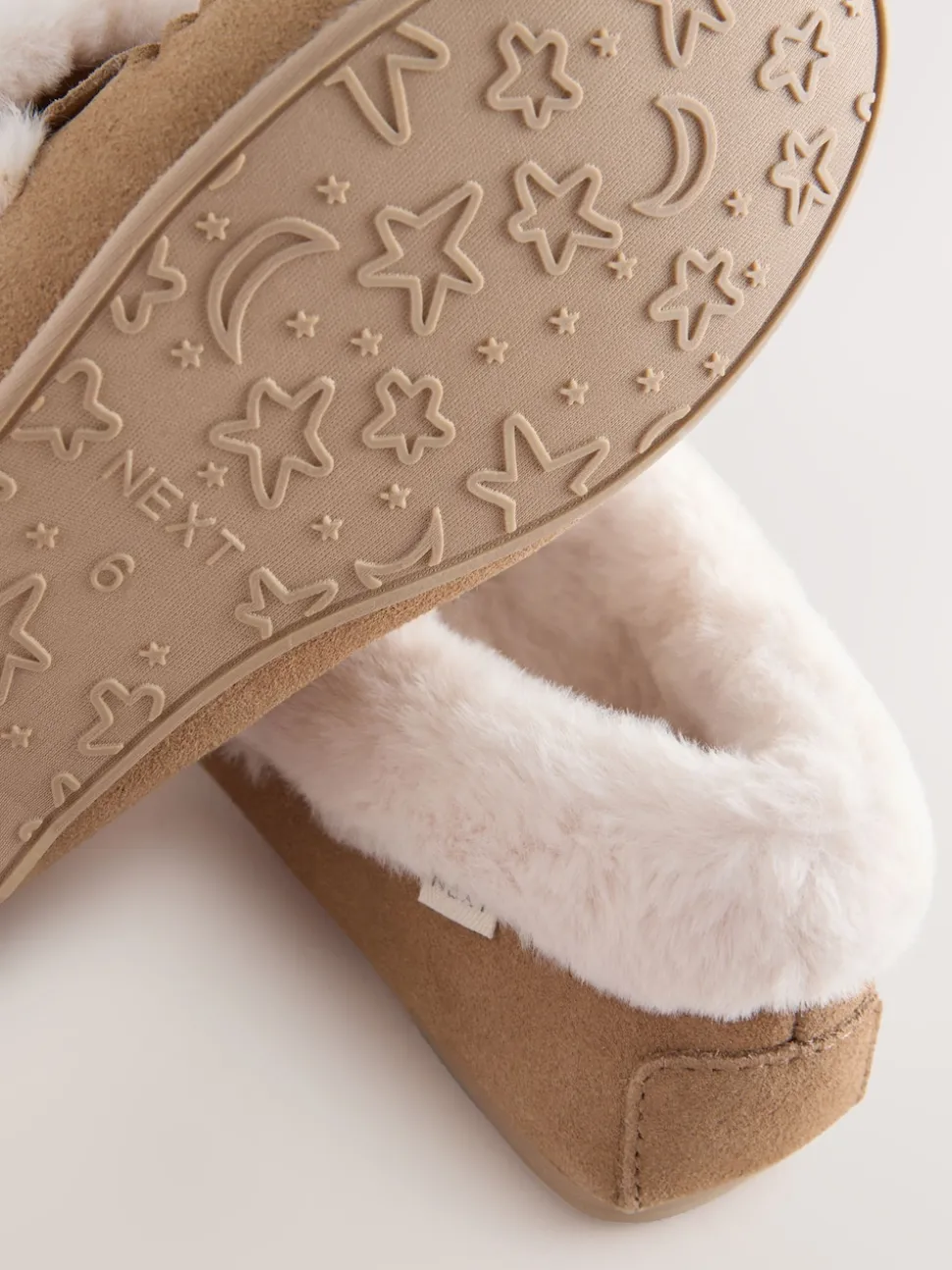 Mokkabruin - Moccasin Suede Slippers