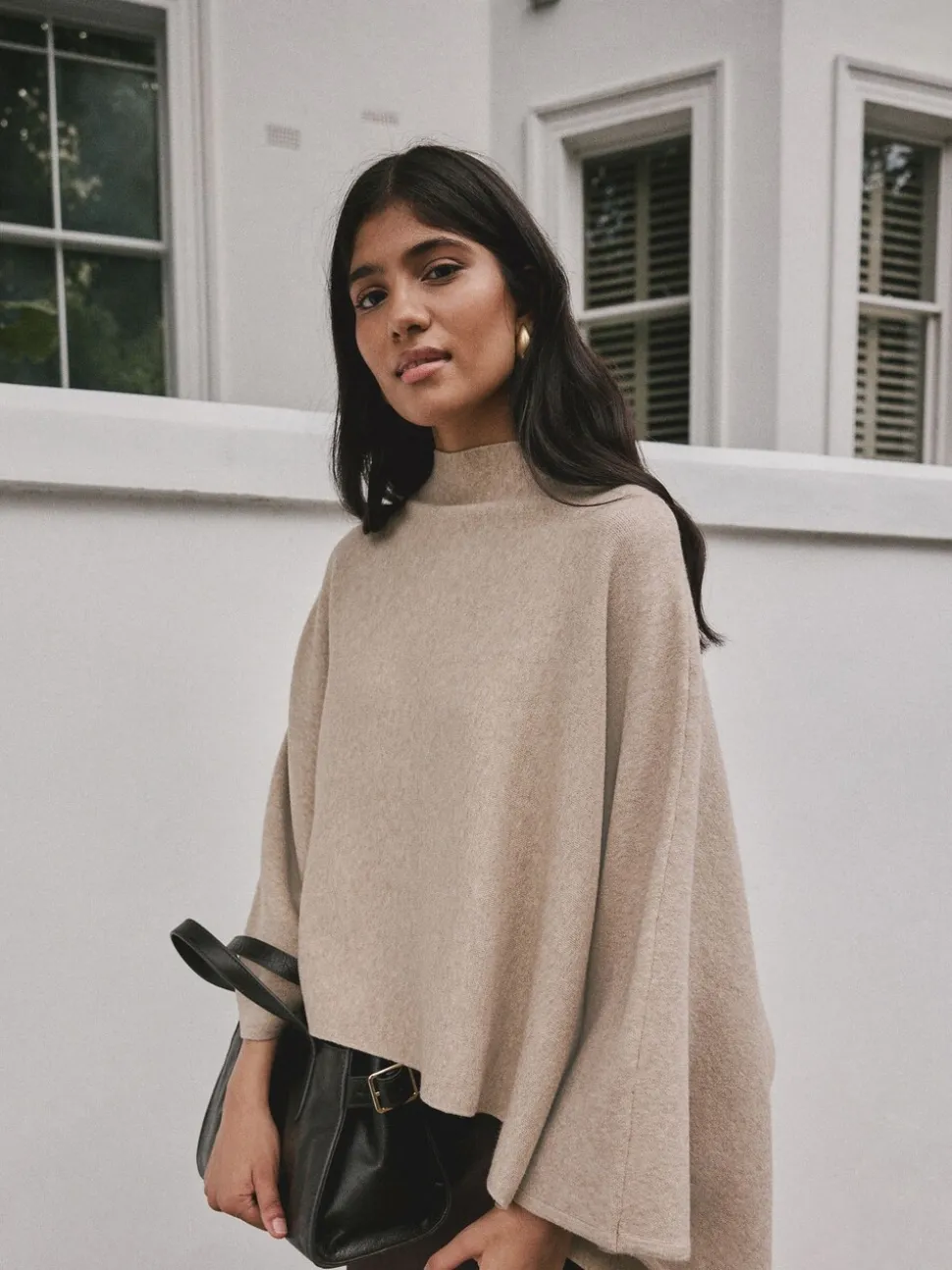 Moutkleurig - Fine Knit Cape Poncho