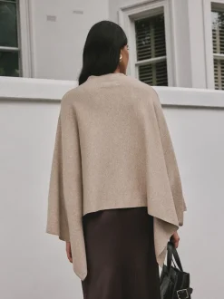 Moutkleurig - Fine Knit Cape Poncho