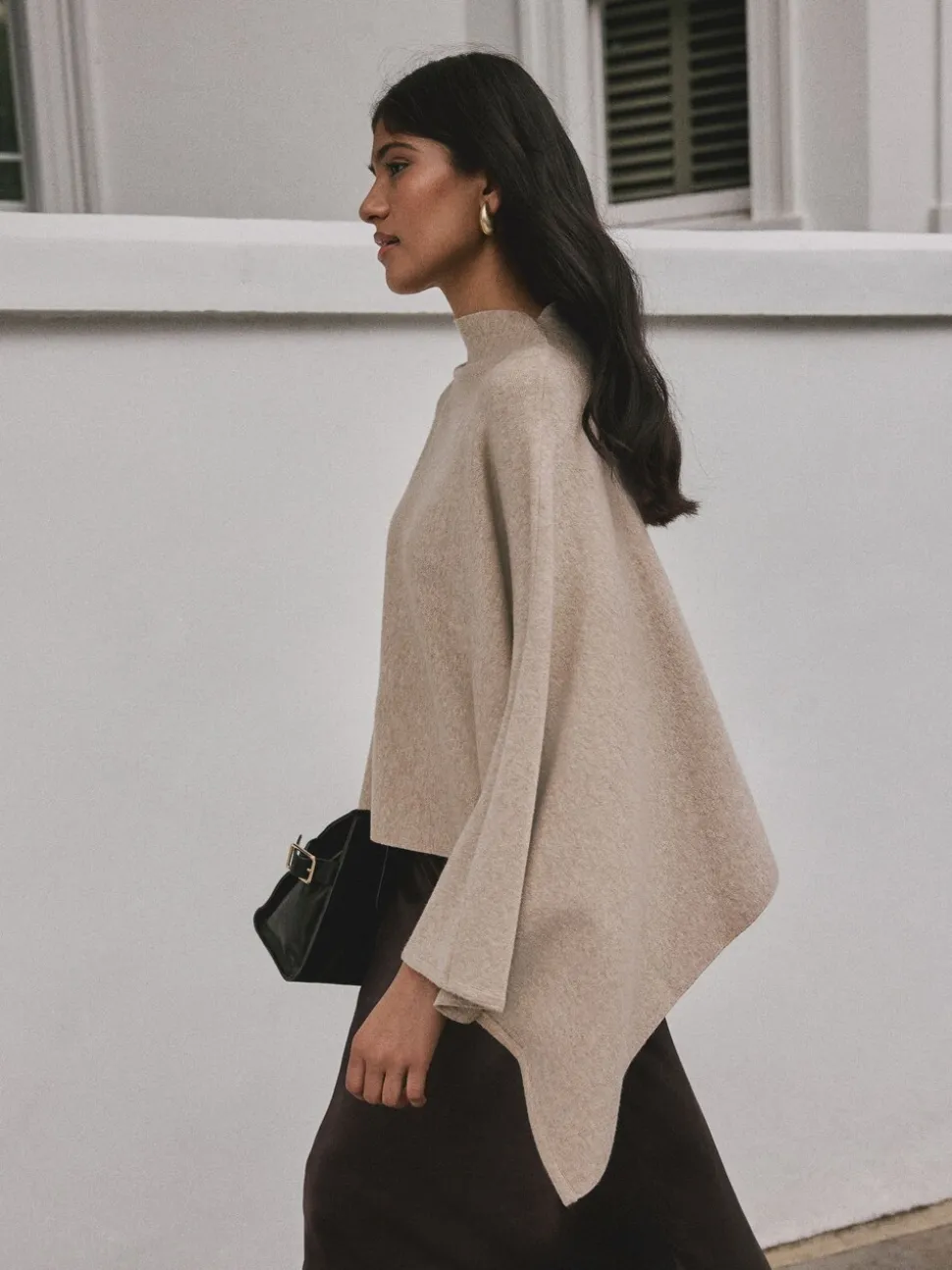 Moutkleurig - Fine Knit Cape Poncho
