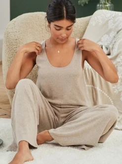Moutkleurig - Laura Ashley Gebreide loungehemdje