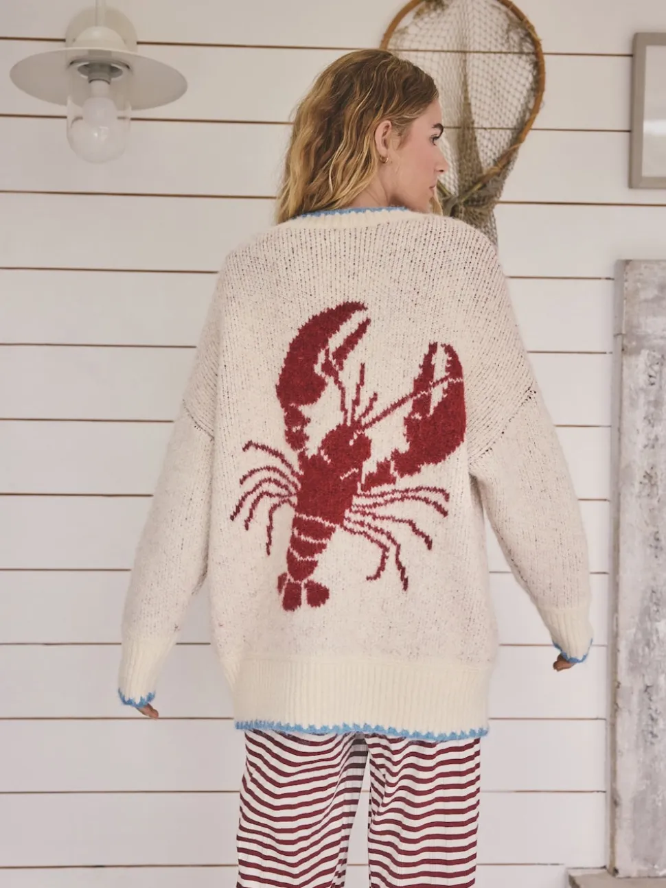 Moutkleurig - Lobster Button Cardigan