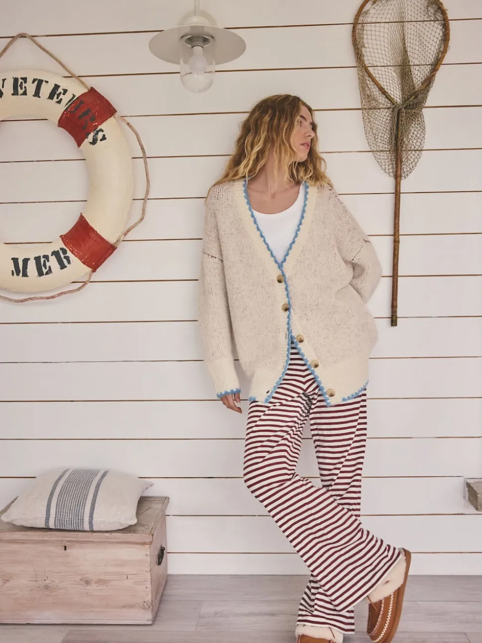 Moutkleurig - Lobster Button Cardigan