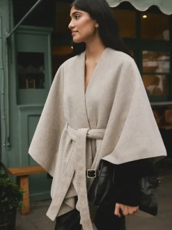 Moutkleurig - Wrap Front Cape Poncho
