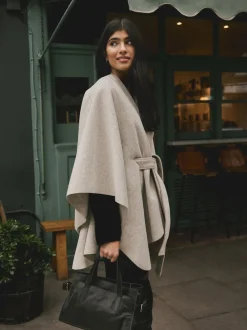 Moutkleurig - Wrap Front Cape Poncho