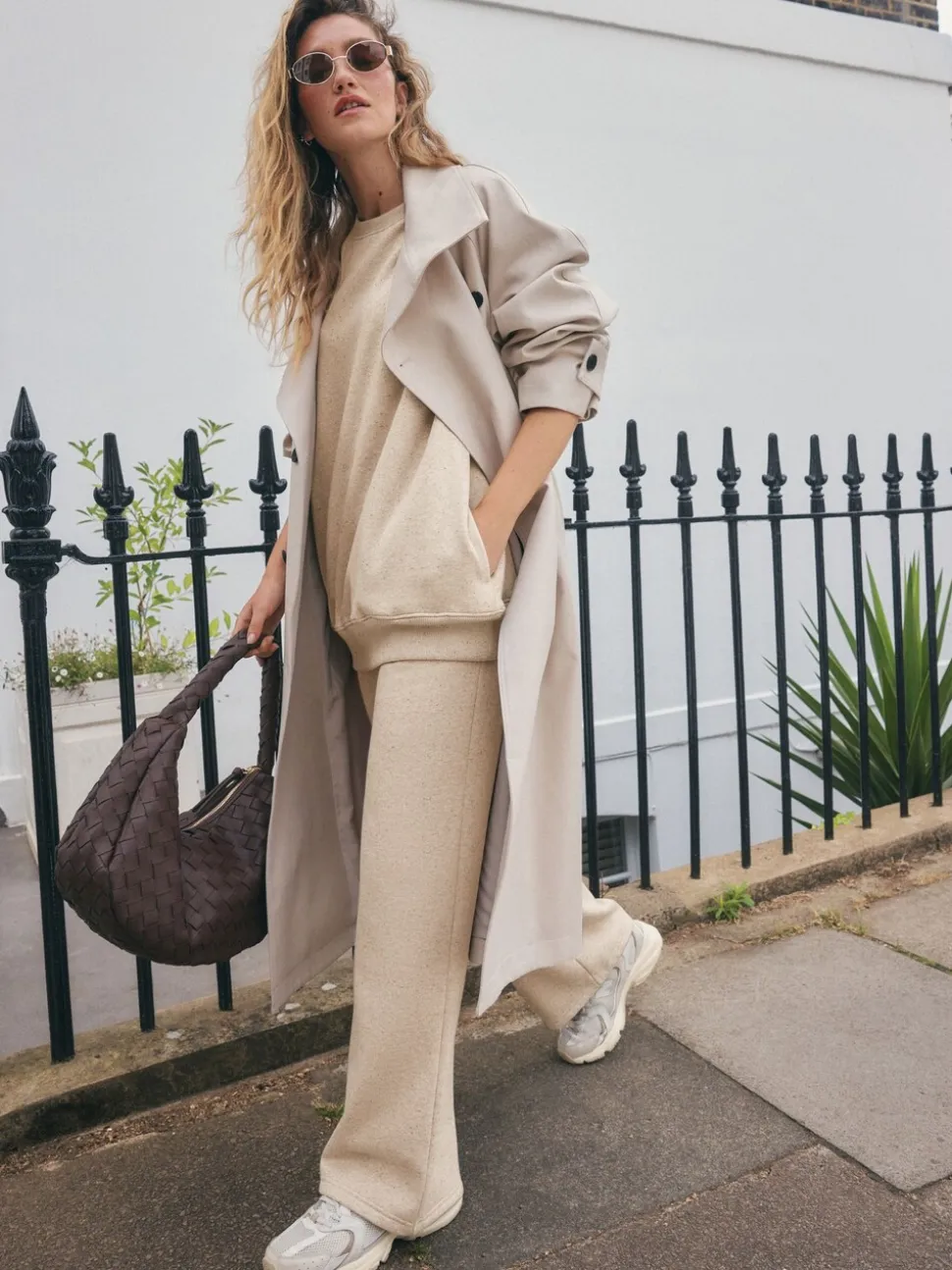 Naturel Gemêleerd - Essentials sweatshirt met relaxte pasvorm, lange snit en zakken