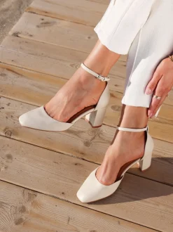 Natuurlijk - Linzi Sydney Square Toe Court Heels