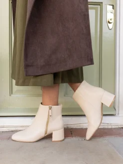 Natuurlijk - Novo Kate Zip Side Square Toe Block Heel Ankle Boots