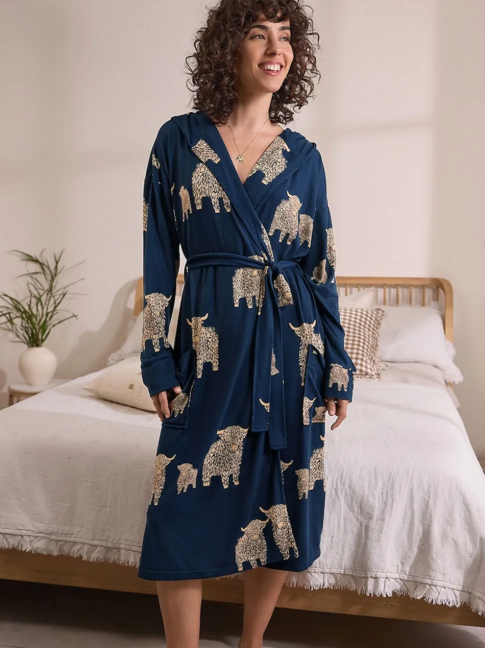 Navy Hamish The Highland Cow - Cosy Lightweight Dressing Gown