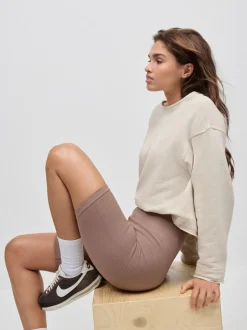 Neutraal - Geribbelde fietsshort met hoge taille