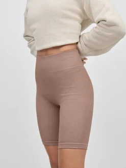 Neutraal - Geribbelde fietsshort met hoge taille