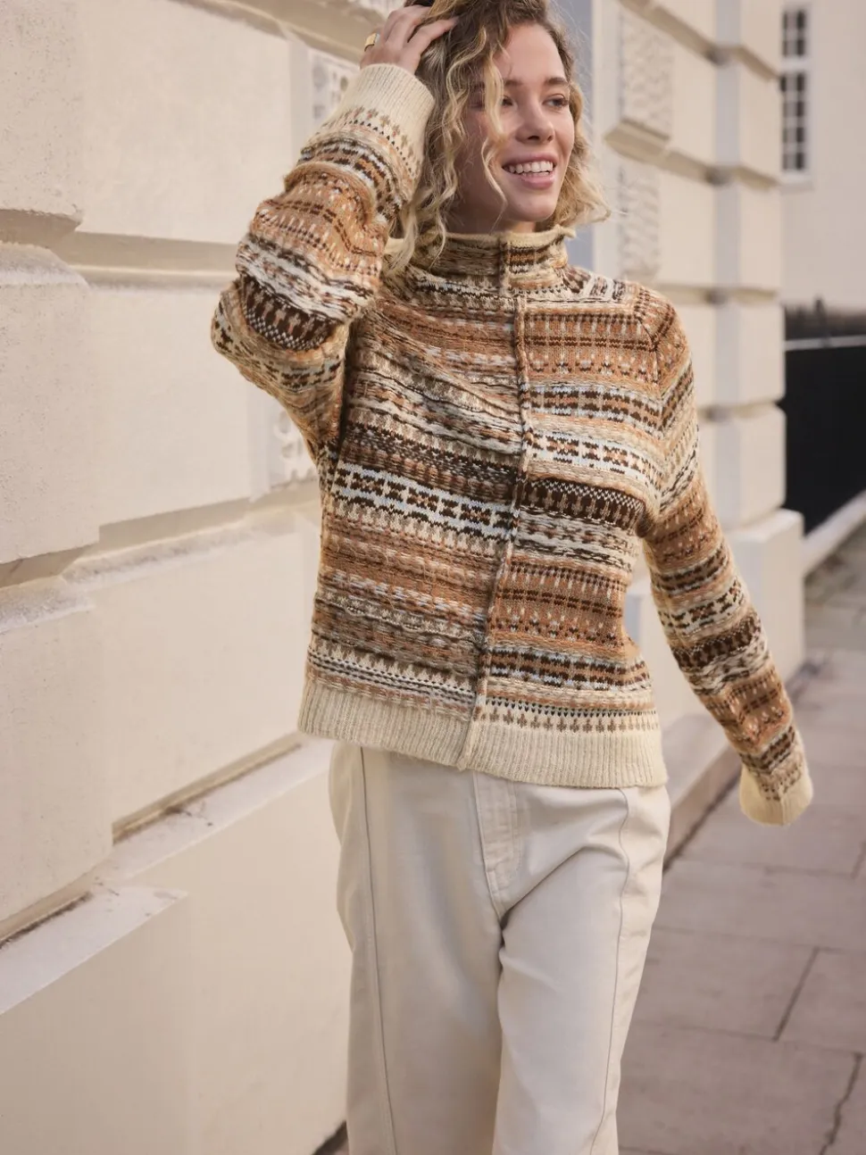 Neutraal - Stand Neck Fairisle Pattern Stitch Knitted Jumper