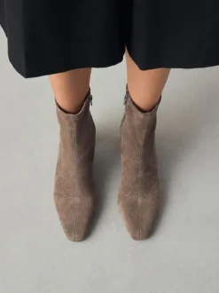 Neutraal taupe - Chisel Toe Block Heel Sock Boots