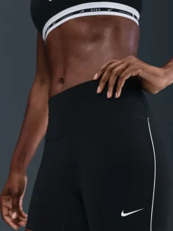 Nike One 5 Inch Seamless Front Shorts