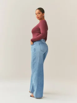 Normaal blauw - Jeans met zandloperpasvorm en wijde pijpen