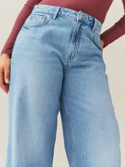 Normaal blauw - Jeans met zandloperpasvorm en wijde pijpen
