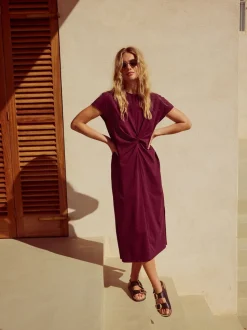Paarsblauw - Zomerse T-shirtjurk met draai en korte mouwen