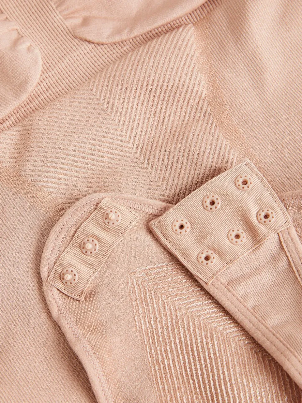Pastelroze nude - Body met krachtige buikcorrectie