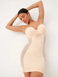 Pastelroze nude - Kanten DD+ slipdress met lichte vulling en sterke buikcorrectie