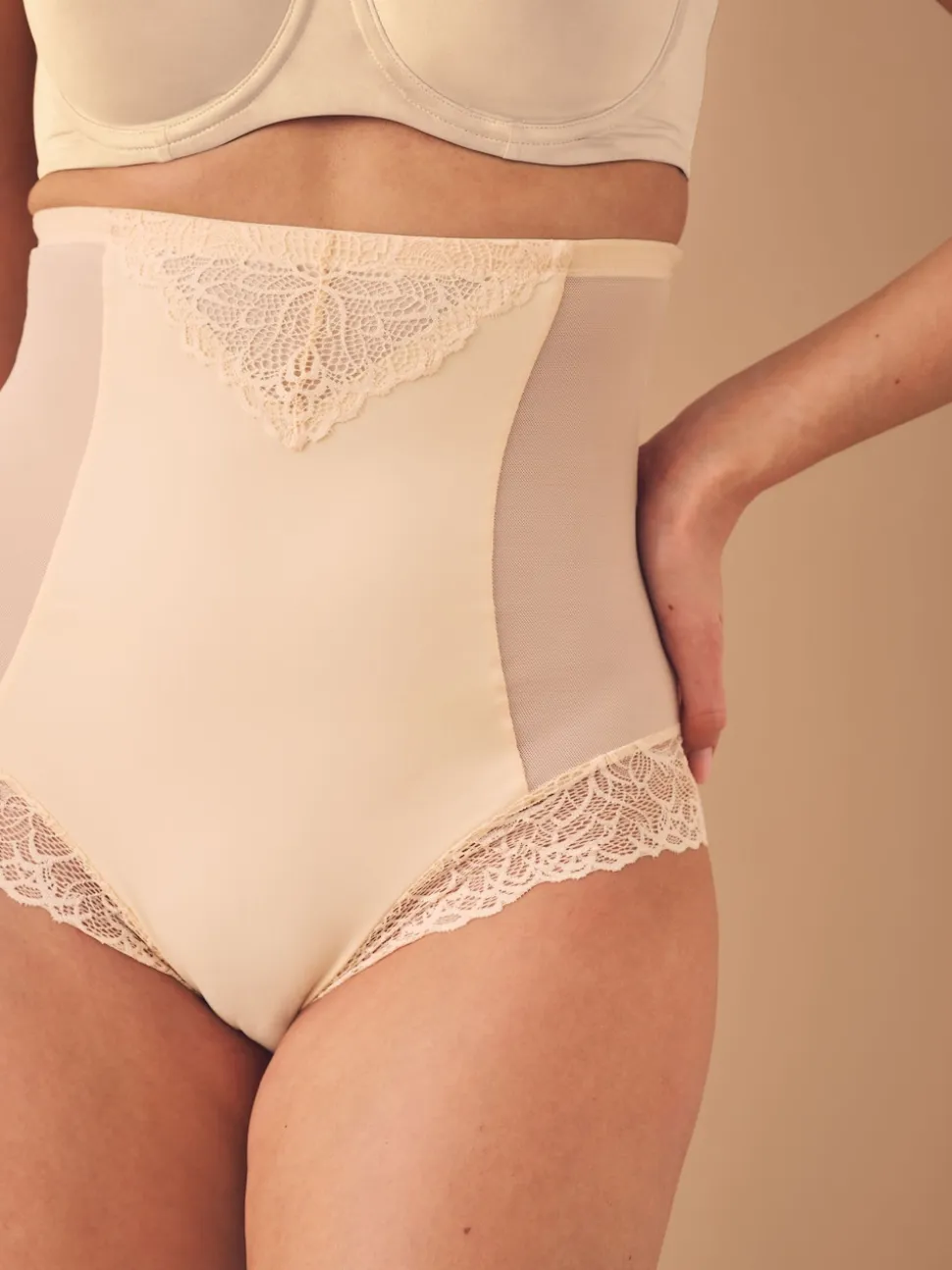 Pastelroze nude - Vormende slip met stevige buikcorrectie
