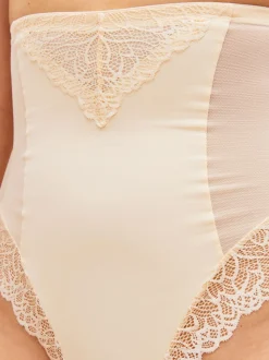 Pastelroze nude - Vormende slip met stevige buikcorrectie