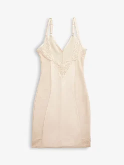 Pastelroze nude - Wear Your Own - Beha-slipdress van kant met krachtige buikcorrectie